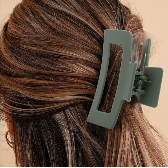 Matte Claw Clips   - Picture 6 of 6